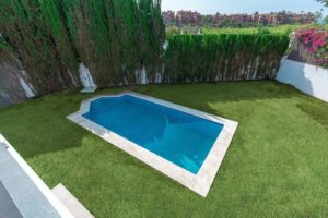 umbria-planios-piscina-jardin